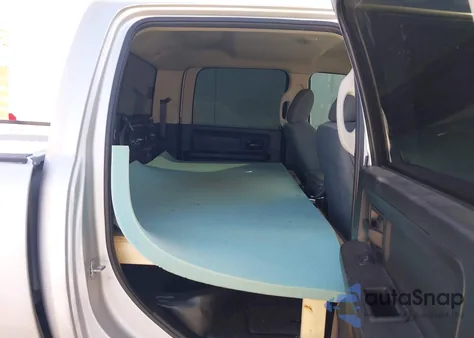 2018 Ram 2500 Tradesman 4X4 6'4 Box from USA, damaged, VIN 3C6UR5CL6JG315349